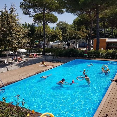 Camping Taimi Hotel Marina di Massa Exterior foto